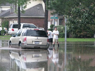 Illustration for article titled Turn Around Don't Drown: Houston Street Flooding Mega-Gallery